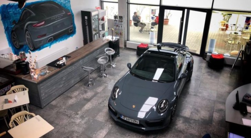 Speedway Service Interior